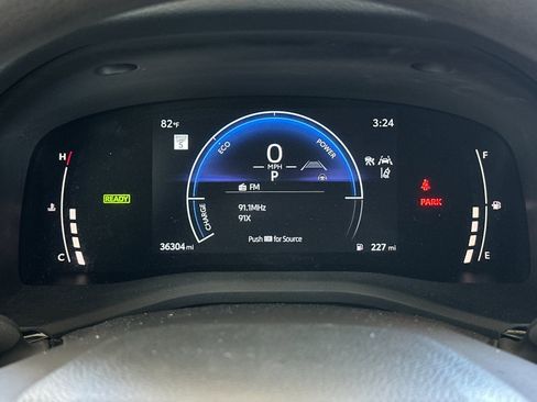 Used 2025 Toyota Camry LE image 21