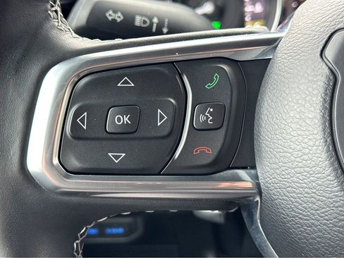 Certified 2022 Jeep Wrangler Unlimited Sahara w/ Cold Weather Group image 16