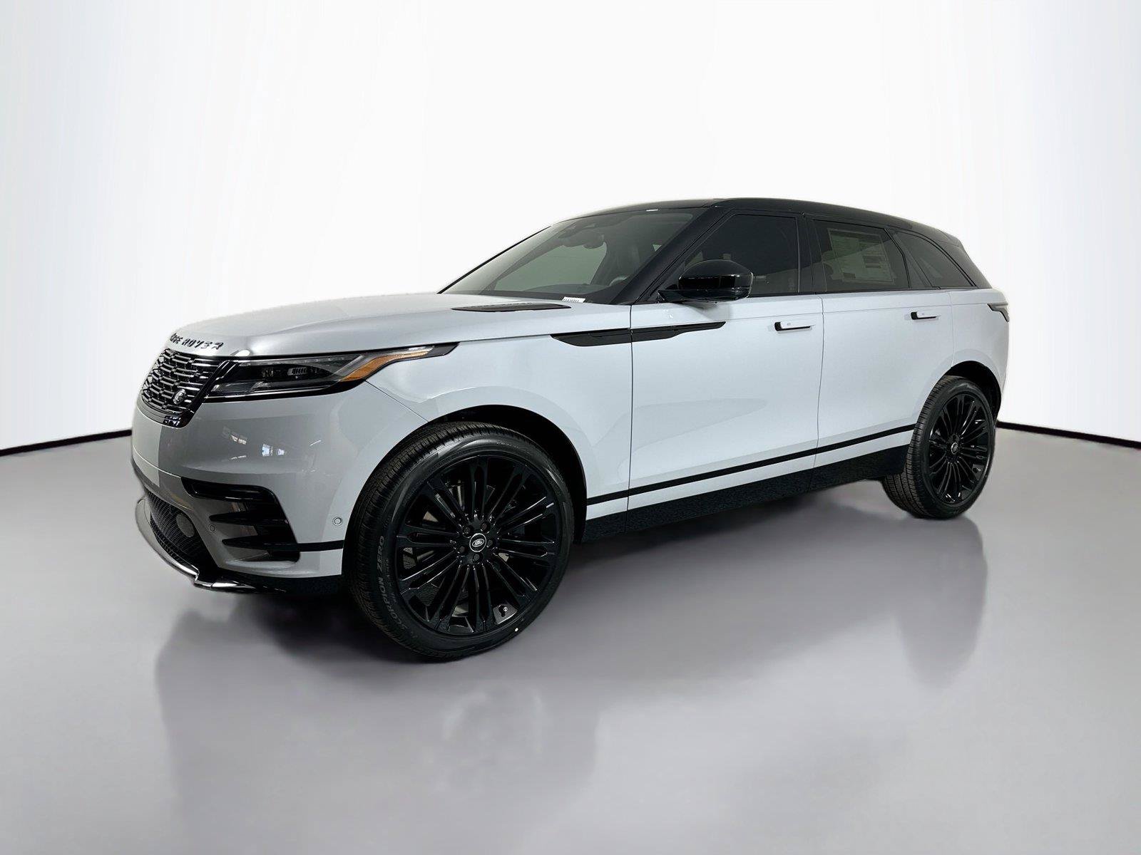 Used 2026 Land Rover Range Rover Velar Dynamic SE AWD/4WD image 1