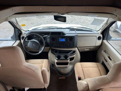 Used 2016 Ford E-450 and Econoline 450 Super Duty w/ Motorhome Prep Package image 9