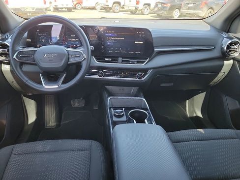 Used 2026 Chevrolet Equinox LT w/ Midnight Edition image 9