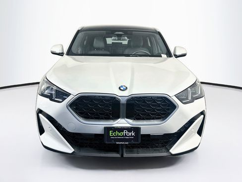 Used 2026 BMW X2 xDrive28i AWD/4WD image 2