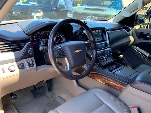 Used 2018 Chevrolet Tahoe Premier AWD/4WD image 18