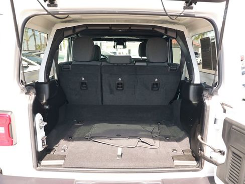 Used 2025 Jeep Wrangler Unlimited Sahara w/ Safety Group image 37