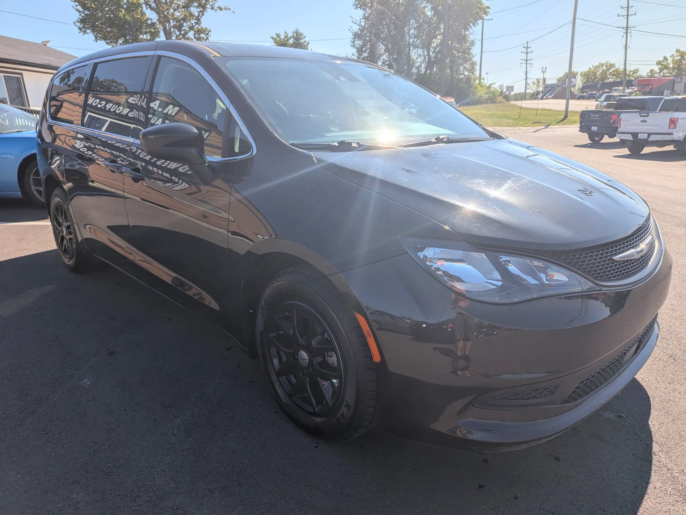 Used 2022 Chrysler Voyager LX FWD image 8