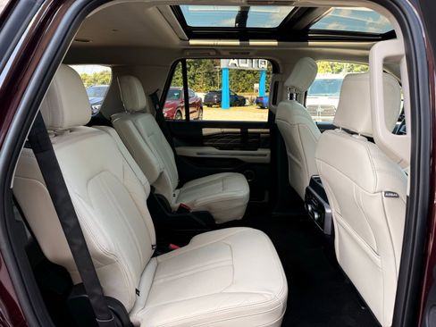 Used 2020 Ford Expedition Platinum image 32