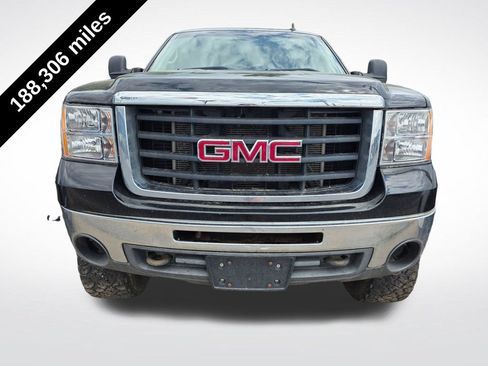 Used 2010 GMC Sierra 2500 SLT w/ SLT Convenience Package AWD/4WD image 2
