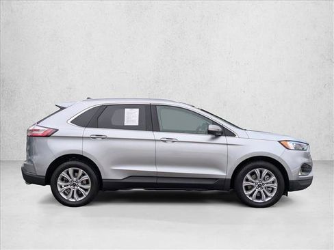 Used 2024 Ford Edge Titanium image 4