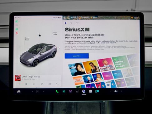 Used 2021 Tesla Model Y Long Range image 11