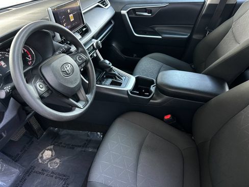 Used 2024 Toyota RAV4 XLE FWD image 9
