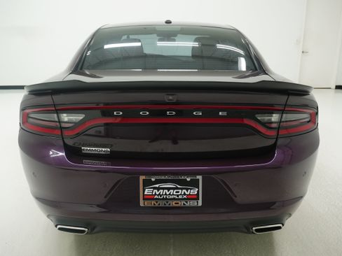 Used 2021 Dodge Charger SXT w/ Blacktop Package RWD image 5