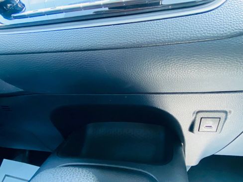 Used 2025 Toyota Corolla LE FWD image 15