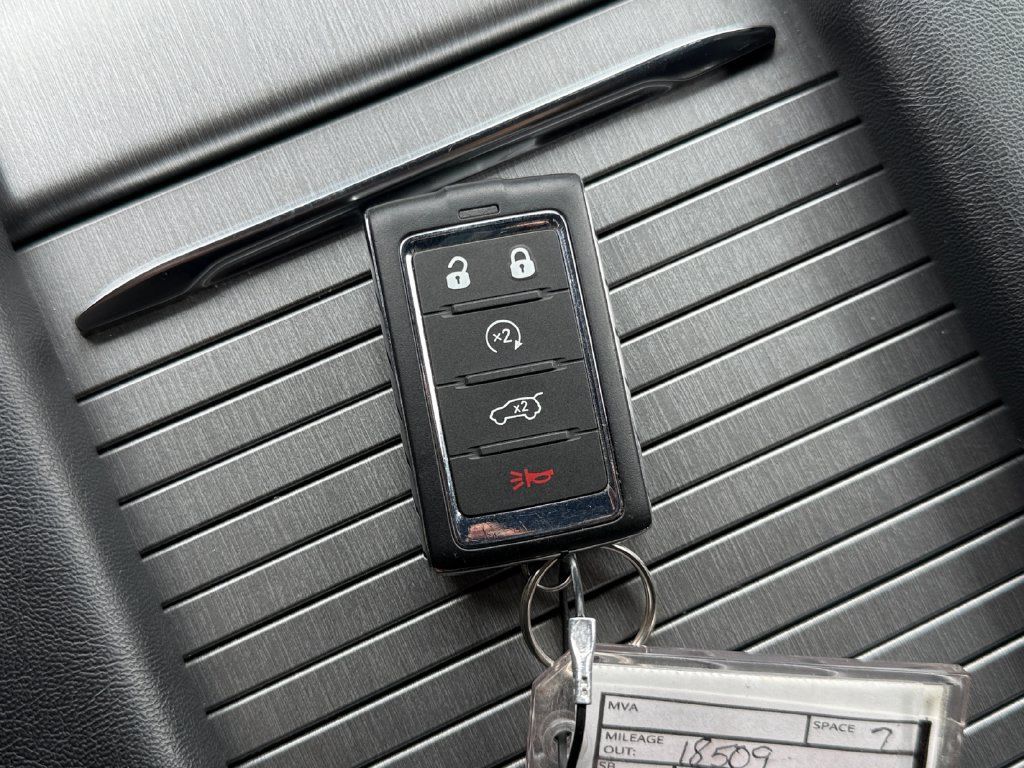 Used 2025 Jeep Wagoneer Series II AWD/4WD image 45