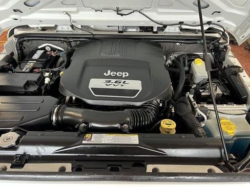 Used 2012 Jeep Wrangler Unlimited Sport AWD/4WD image 12