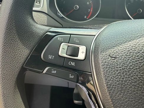 Used 2015 Volkswagen Jetta SE image 18