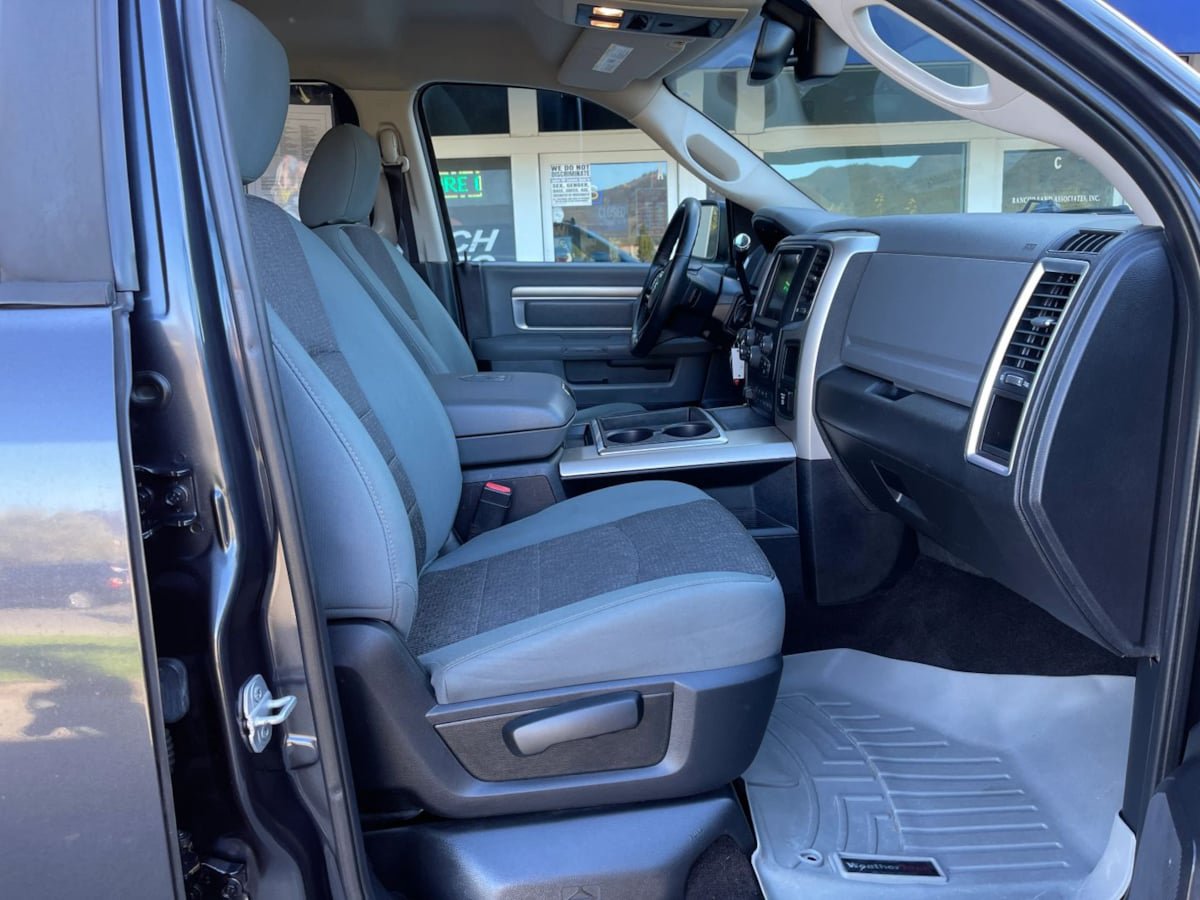 Used 2014 RAM 2500 SLT w/ Luxury Group AWD/4WD image 29
