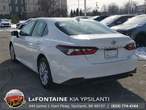 Used 2021 Toyota Camry LE image 6