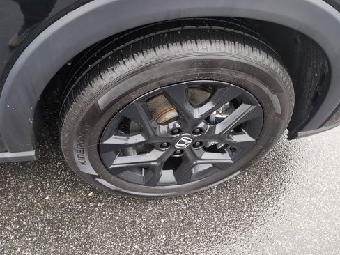 Certified 2025 Honda HR-V Sport image 9