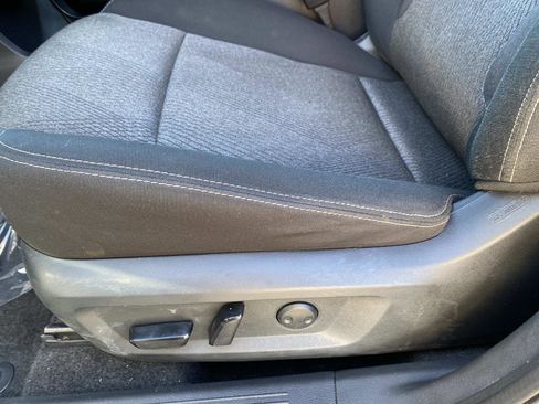 Used 2024 Nissan Rogue SV AWD/4WD image 23
