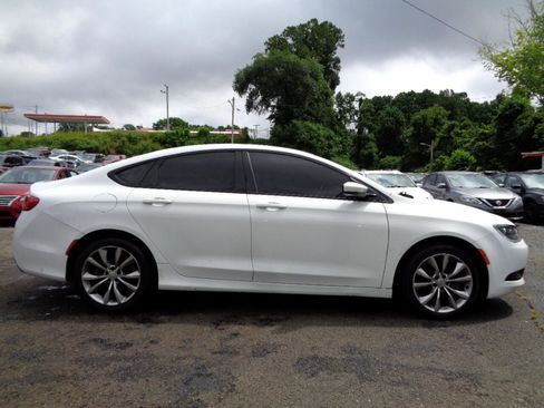 Used 2015 Chrysler 200 S image 4