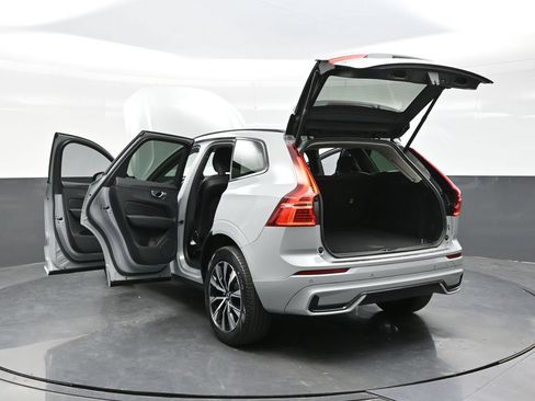 Used 2024 Volvo XC60 B5 Core w/ Protection Package Premier AWD/4WD image 43