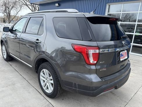 Used 2019 Ford Explorer XLT w/ Equipment Group 201A AWD/4WD image 8