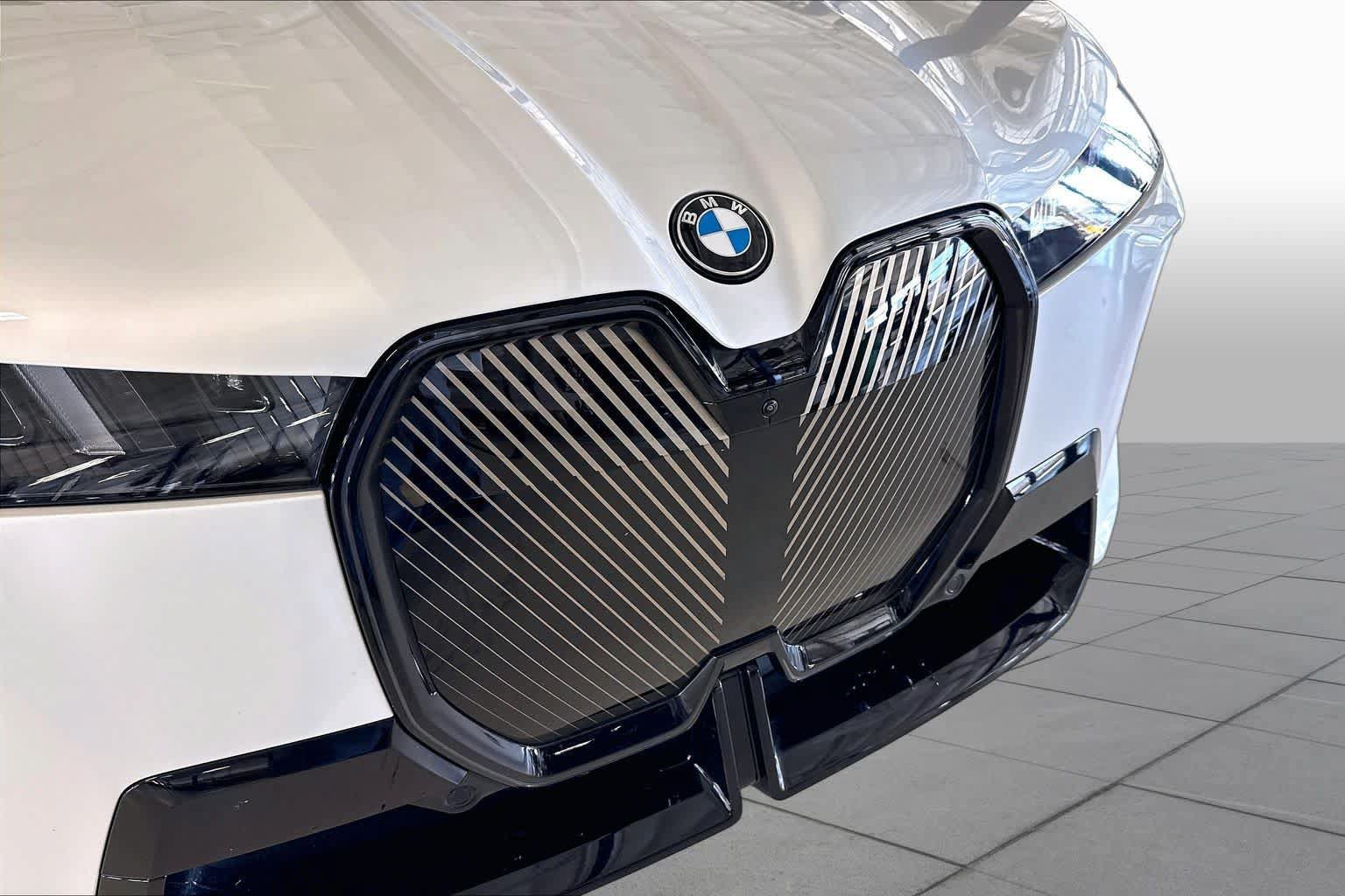 Used 2026 BMW iX xDrive45 w/ M Sport Package AWD/4WD image 27