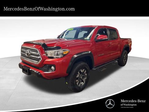 Used 2016 Toyota Tacoma TRD Off-Road image 1