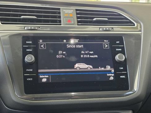 Used 2024 Volkswagen Tiguan SE FWD image 16