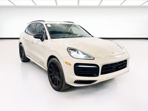 Used 2023 Porsche Cayenne S AWD/4WD image 3