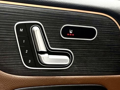 Used 2021 Mercedes-Benz GLB 250 image 13