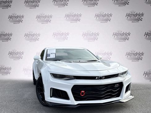 Used 2019 Chevrolet Camaro ZL1 image 2