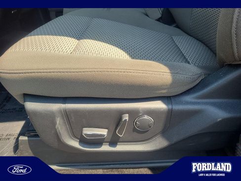 Used 2018 Ford F150 XLT w/ Equipment Group 302A Luxury AWD/4WD image 14