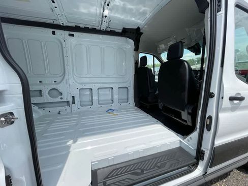 New 2025 Ford Transit 250 148 Medium Roof image 14