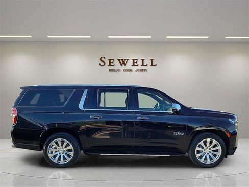 Used 2021 Chevrolet Suburban Premier w/ Texas Edition image 6