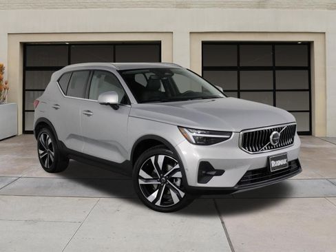 Certified 2023 Volvo XC40 B5 Ultimate w/ Protection Package Premier AWD/4WD image 34