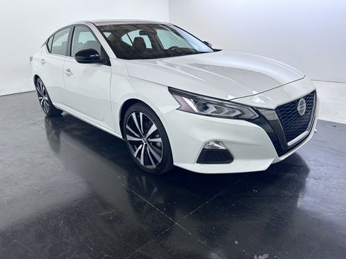 Used 2019 Nissan Altima 2.5 SR FWD image 2