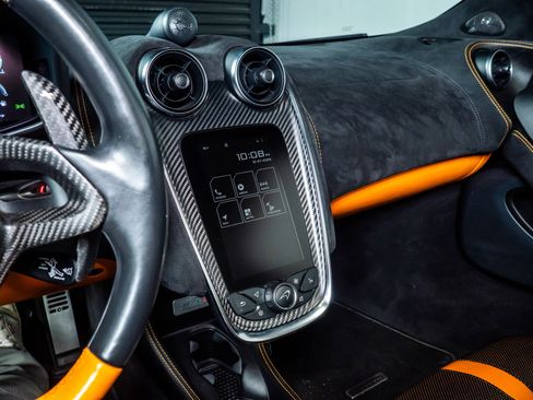 Used 2018 McLaren 570S Spider image 38