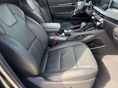 New 2025 Kia Telluride EX w/ EX Captain's Chair Package FWD image 16