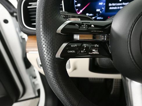 Certified 2024 Mercedes-Benz GLS 450 4MATIC image 10