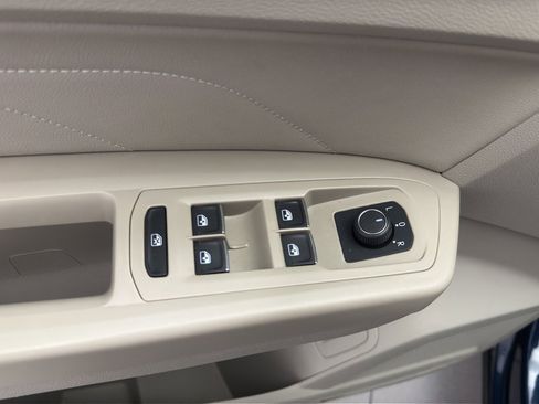 Certified 2023 Volkswagen Atlas SE w/ Panoramic Sunroof Package image 10