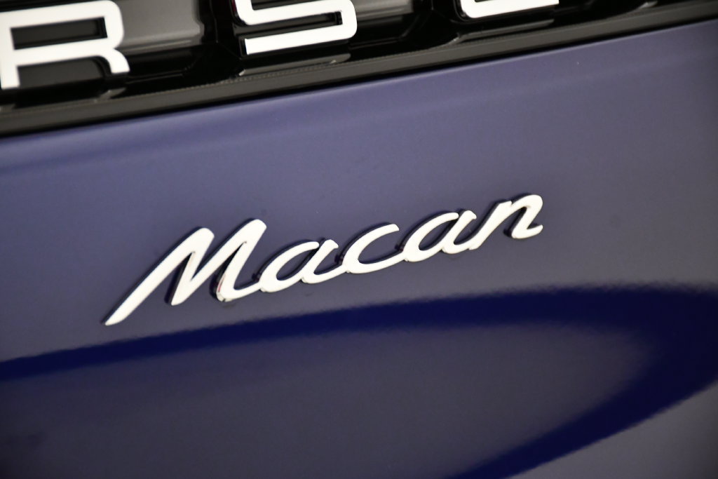 Certified 2026 Porsche Macan Turbo AWD/4WD image 11