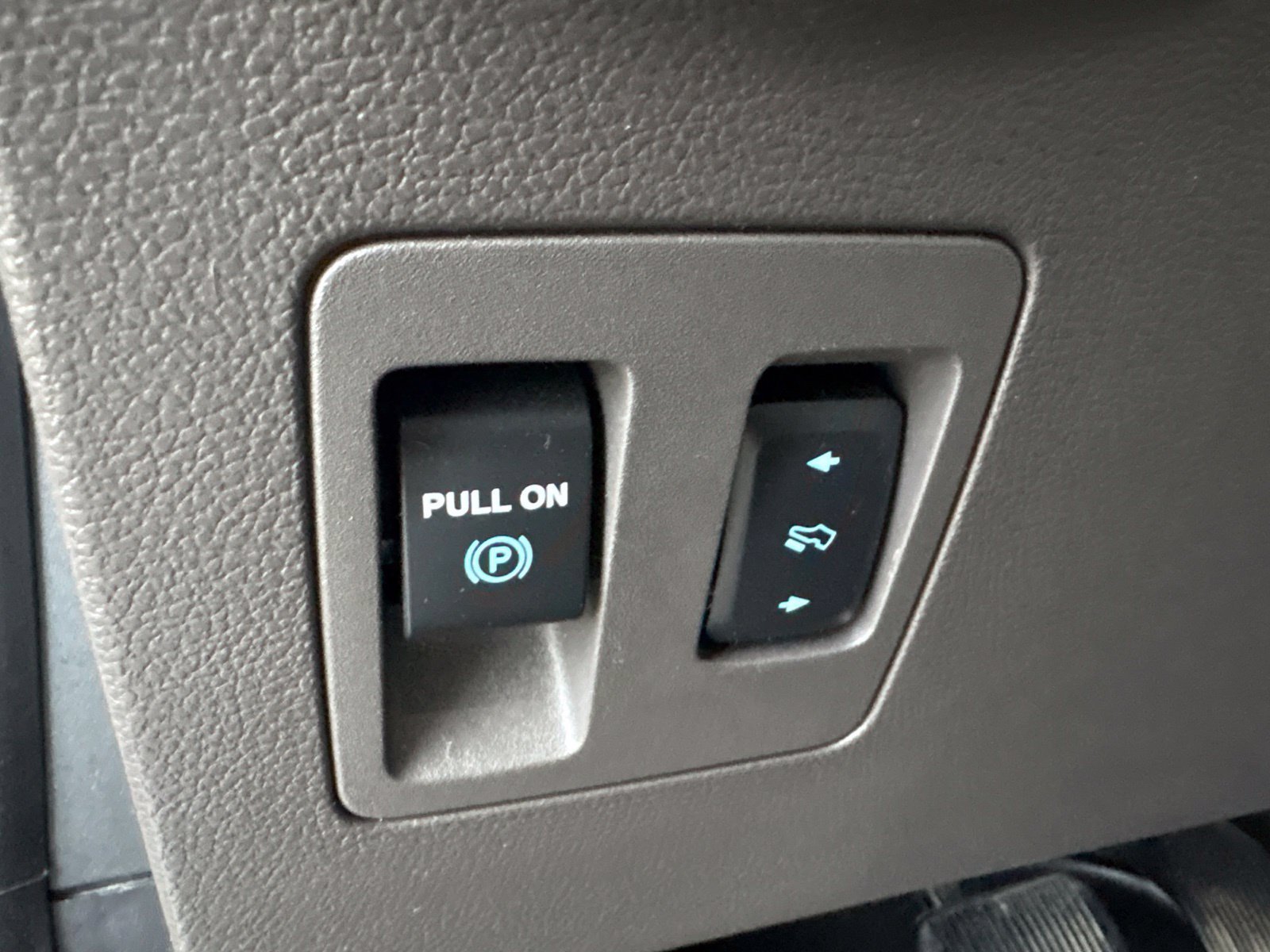 Used 2019 Ford Expedition Max Limited w/ Driver Assistance Package RWD image 16