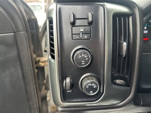 Used 2018 Chevrolet Silverado 2500 LT image 16