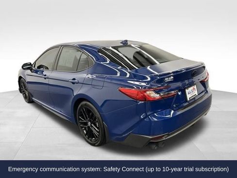 Used 2025 Toyota Camry SE image 6
