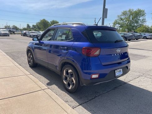 Used 2024 Hyundai Venue Limited FWD image 7