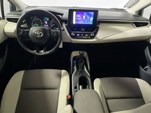 Used 2023 Toyota Corolla LE image 29