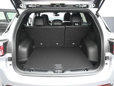 New 2026 Jeep Compass Latitude AWD/4WD image 19