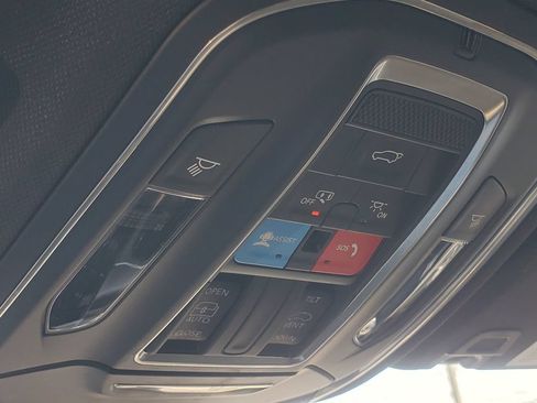 Used 2025 Jeep Grand Cherokee L Altitude AWD/4WD image 9