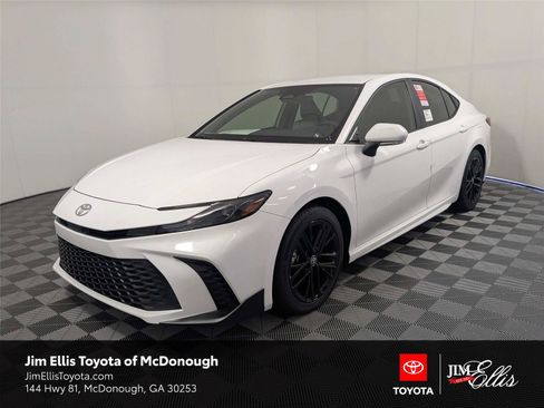 New 2026 Toyota Camry SE FWD image 1